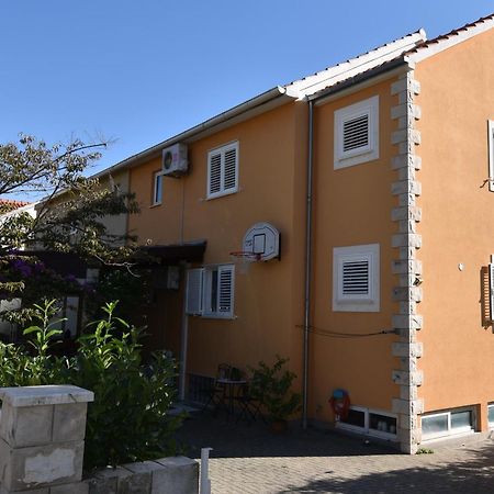Apartment Andrea 奥瑞比克 外观 照片